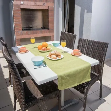 Villa Lumare - 100M From The Sea Pula Exterior photo