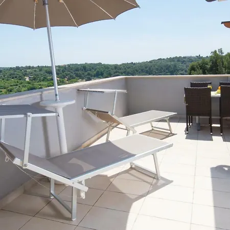 Villa Lumare - 100M From The Sea Pula Exterior photo