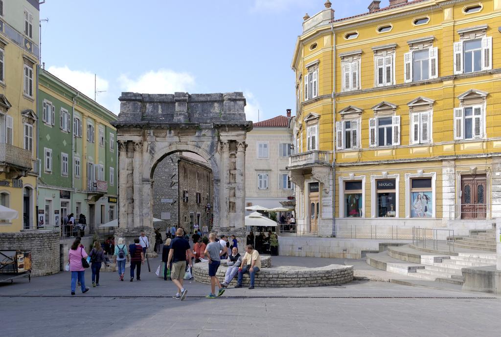 Villa Lumare - 100M From The Sea Apartment Pula
